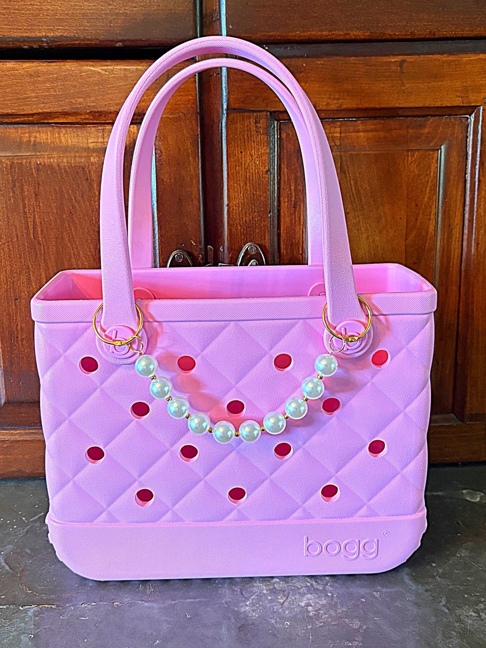 ♥️💖 Bogg Quilted Pink Taffy Bitty & Large Pearl Bag Chain Charm Bougie Bogg NWT - Picture 4 of 17